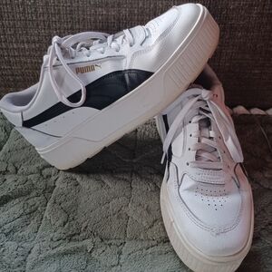 Puma Women's White and Black Sneakers Sz  9.5